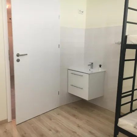 Opolska 11-19 Auberge de jeunesse